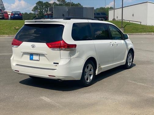 2011 Toyota Sienna LE