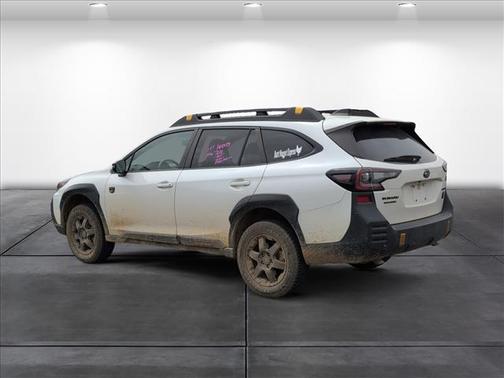 Crystal White Pearl 2023 Subaru Outback Wilderness