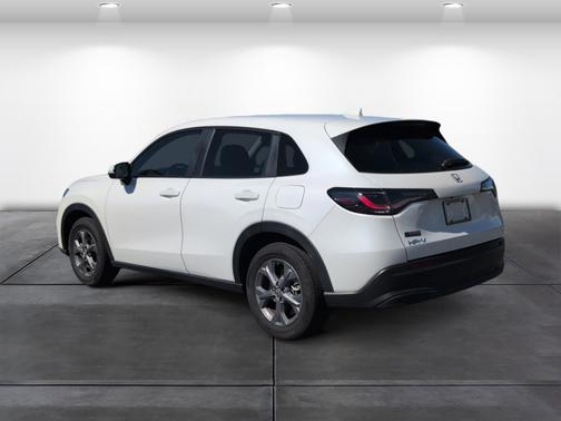 Platinum White Pearl 2026 Honda HR-V