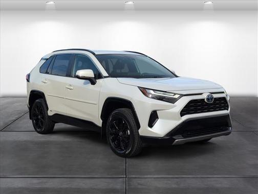 2022 Toyota RAV4 Hybrid SE