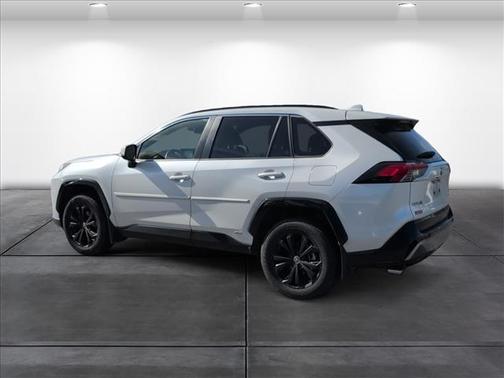 2022 Toyota RAV4 Hybrid SE