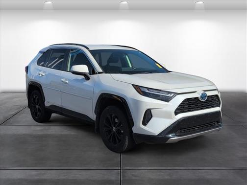 2022 Toyota RAV4 Hybrid SE