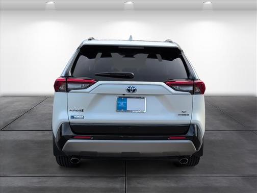 2022 Toyota RAV4 Hybrid SE