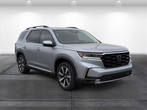 Lunar Silver Metallic 2025 Honda Pilot Touring 8-Passenger
