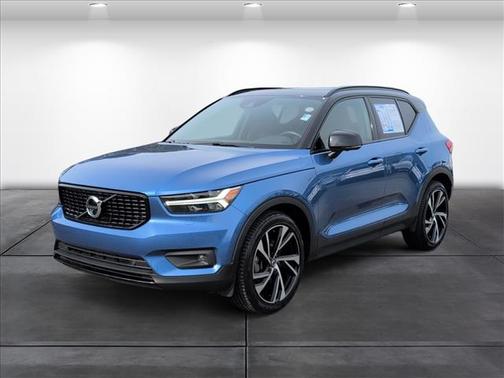 2021 Volvo XC40 T5 R-Design