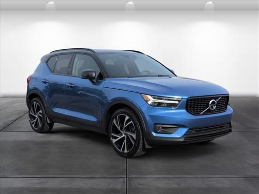 2021 Volvo XC40 T5 R-Design