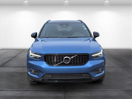 2021 Volvo XC40 T5 R-Design