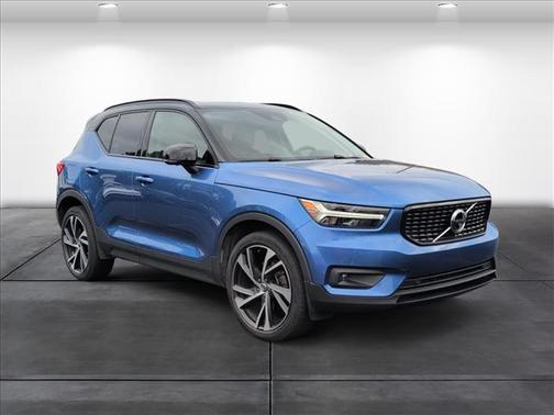 2021 Volvo XC40 T5 R-Design