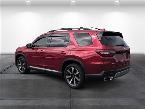 2025 Honda Pilot Touring 8-Passenger