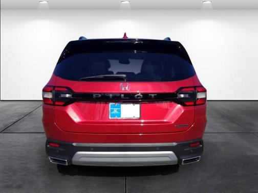 2025 Honda Pilot Touring 8-Passenger