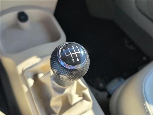 2006 Volkswagen New Beetle 2.5