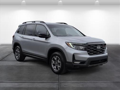 Lunar Silver Metallic 2023 Honda Passport