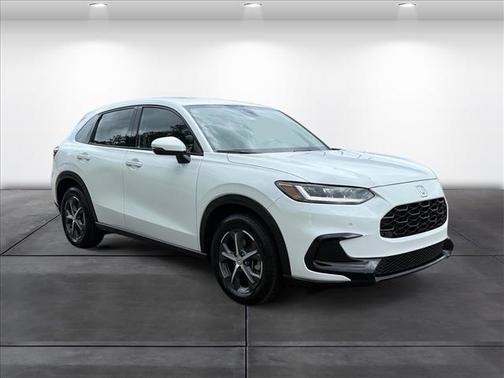 Platinum White Pearl 2023 Honda HR-V