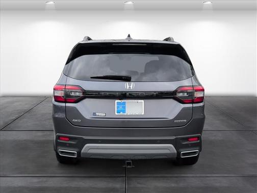 2025 Honda Pilot Touring 8-Passenger