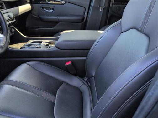 2025 Honda Pilot Touring 8-Passenger