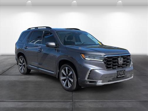 2025 Honda Pilot Touring 8-Passenger