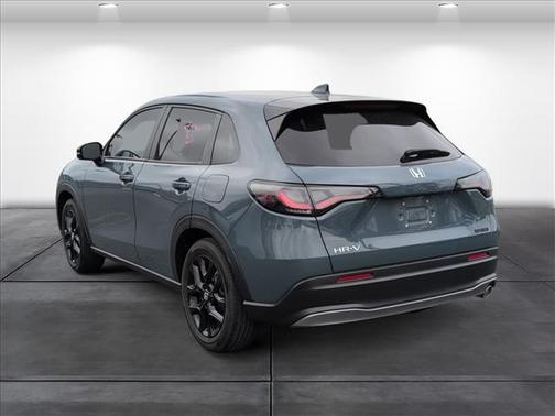 Nordic Forest Pearl 2025 Honda HR-V 2WD Sport