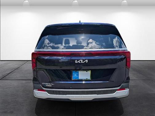 2025 Kia Carnival EX