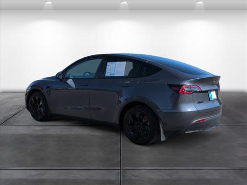 2022 Tesla Model Y Long Range Dual Motor All-Wheel Drive