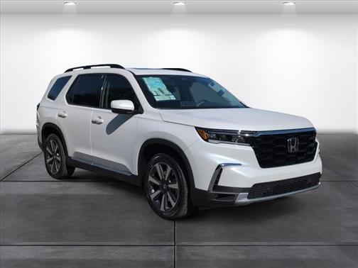 2025 Honda Pilot Touring 8-Passenger
