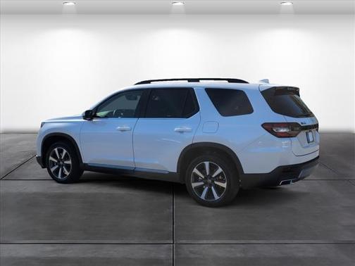 2025 Honda Pilot Touring 8-Passenger