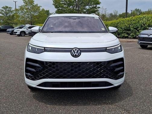 opal white pearl 2026 Volkswagen Tiguan 2.0T SEL R-Line 4MOTION