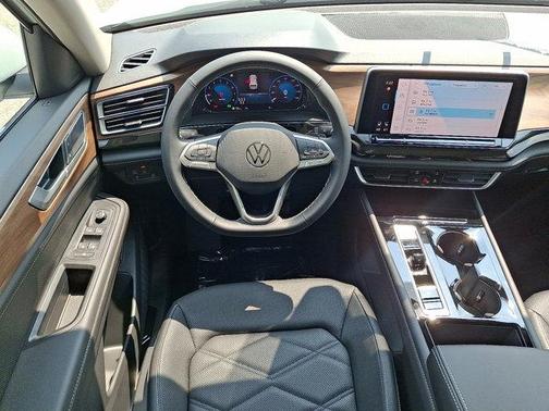 2025 Volkswagen Atlas 2.0T SE w/Technology 4MOTION