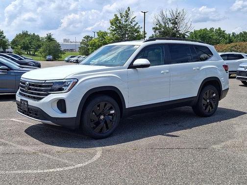 2025 Volkswagen Atlas 2.0T SE w/Technology 4MOTION