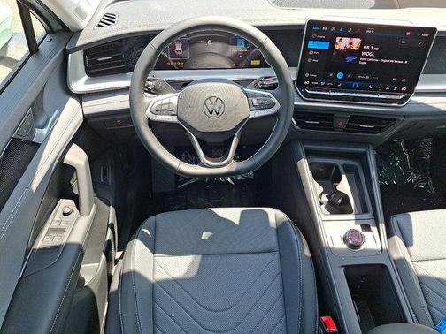 2025 Volkswagen Tiguan 2.0T SE 4MOTION