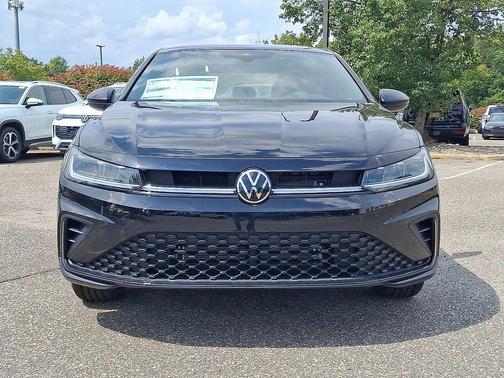 Deep Black Pearl 2025 Volkswagen Jetta 1.5T Sport