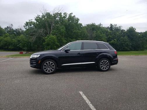 2019 Audi Q7 45 Premium Plus