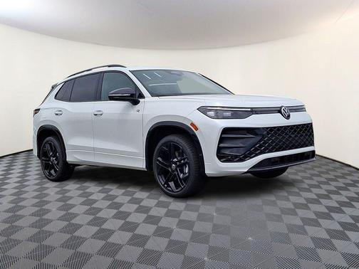 White Pearl 2026 Volkswagen Tiguan 2.0T SE R-Line Black 4MOTION