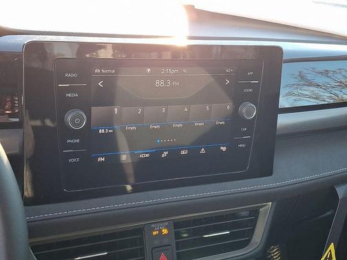 2026 Volkswagen Taos SE Black