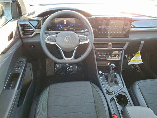 2026 Volkswagen Taos SE Black