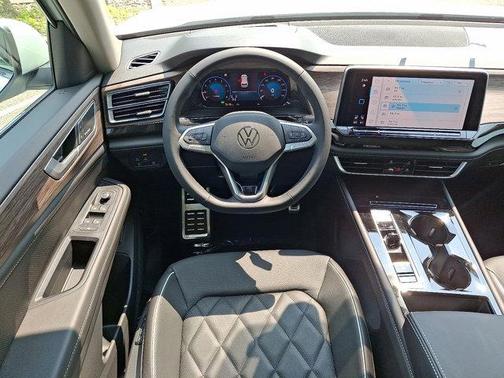 2025 Volkswagen Atlas 2.0T SEL Premium R-Line 4MOTION