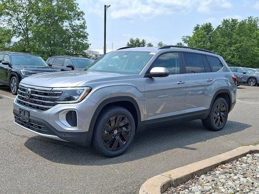 2025 Volkswagen Atlas 2.0T SE w/Technology 4MOTION