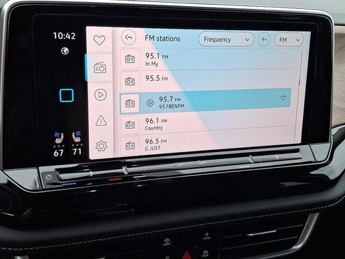 2025 Volkswagen Atlas 2.0T SE w/Technology 4MOTION