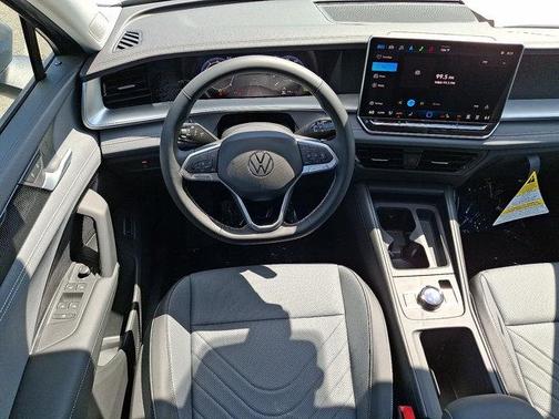2025 Volkswagen Tiguan 2.0T SE 4MOTION