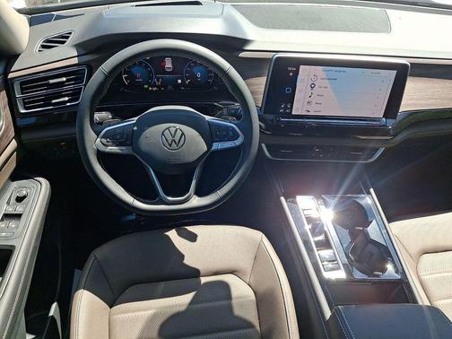 White Pearl 2026 Volkswagen Atlas 2.0T SEL