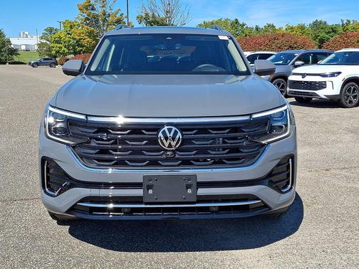 Pure Gray 2026 Volkswagen Atlas 2.0T SEL Premium R-Line 4MOTION