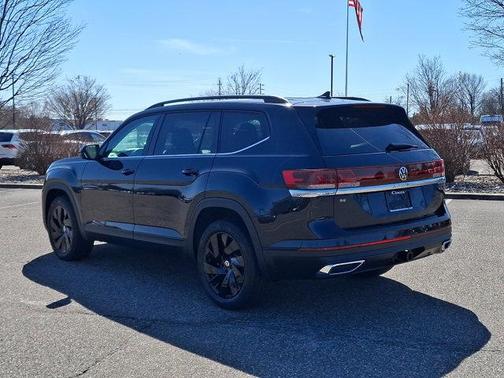 2025 Volkswagen Atlas 2.0T SE w/Technology 4MOTION