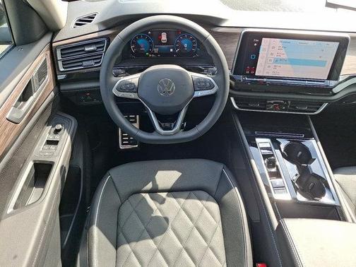2025 Volkswagen Atlas 2.0T SEL Premium R-Line 4MOTION