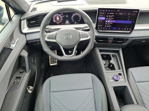 2025 Volkswagen Tiguan 2.0T SE R-Line Black 4MOTION