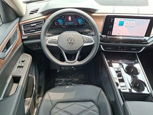 2025 Volkswagen Atlas 2.0T SE w/Technology 4MOTION