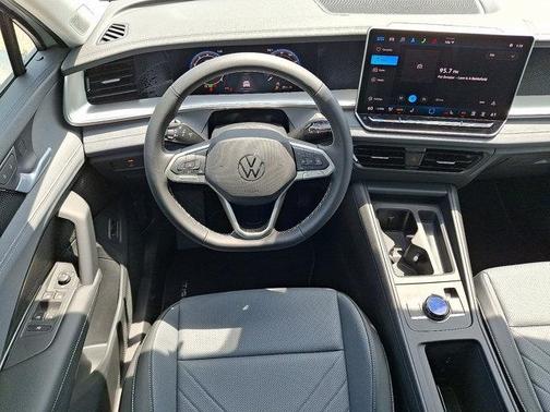 2025 Volkswagen Tiguan 2.0T SE 4MOTION