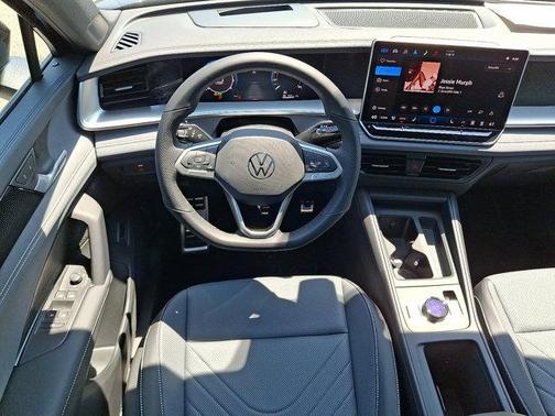 2025 Volkswagen Tiguan 2.0T SE R-Line Black 4MOTION