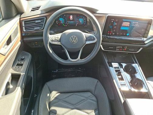 2025 Volkswagen Atlas 2.0T SE w/Technology 4MOTION