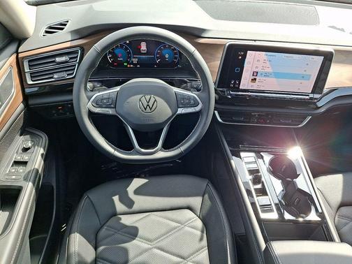 2026 Volkswagen Atlas 2.0T SE w/Technology 4MOTION