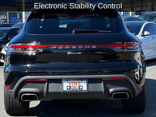 2022 Porsche Macan Base