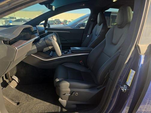 2025 Tesla Model X Base